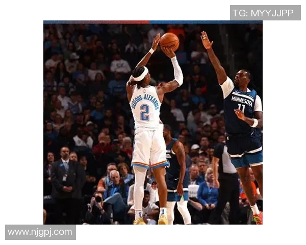 雷霆半场表现出色11次抢断领先步行者12分对手失误频繁达18次